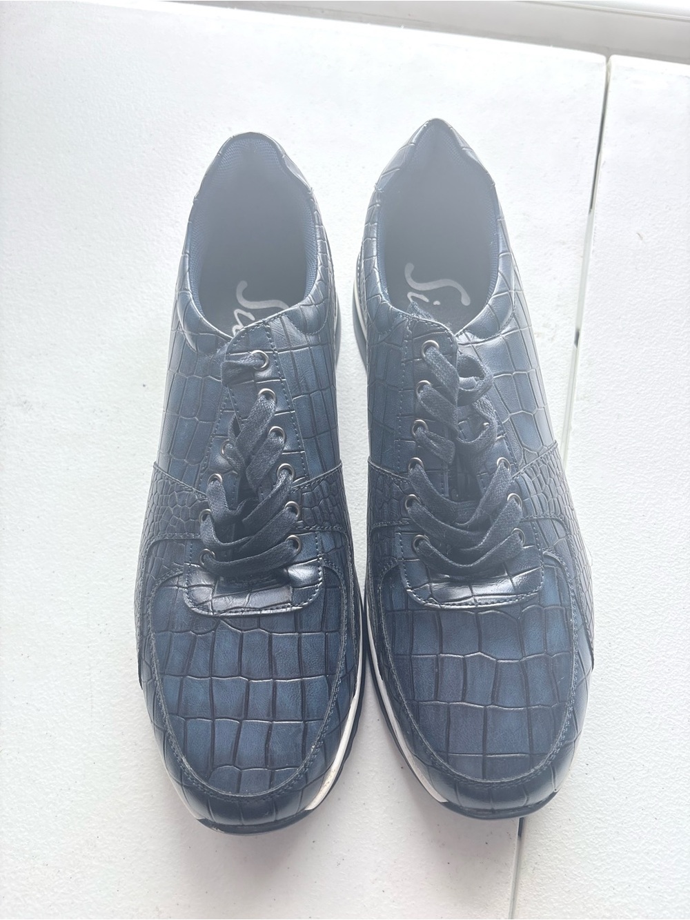SIO maverick crocodile style embossed casual Shoes Size 13 navy blue white